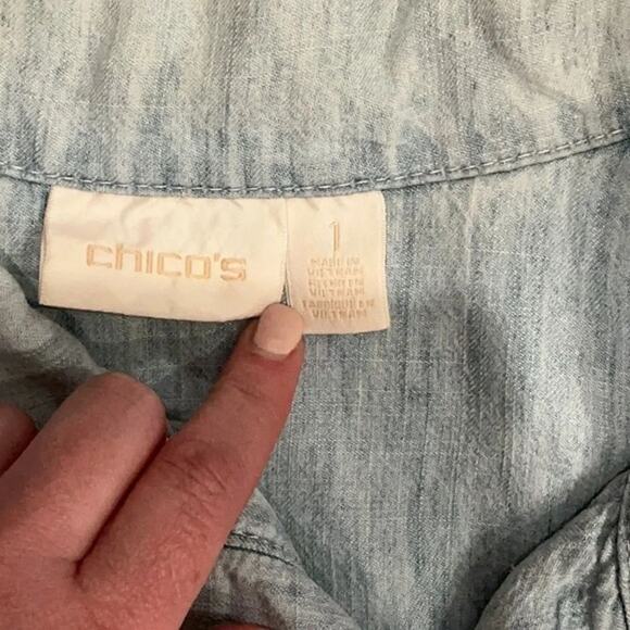 Chico's Light Blue Jean Jacket  Relaxed Fit Casual Cropped Length Size 1/Medium - Picture 2 of 8